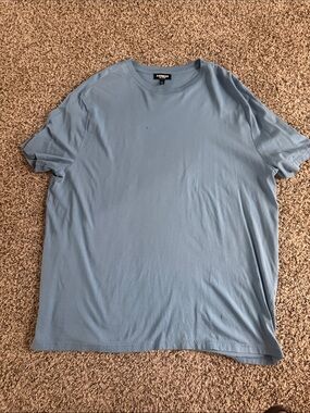 Express Men’s Short-Sleeve Crew Tee in Dusty Blue
